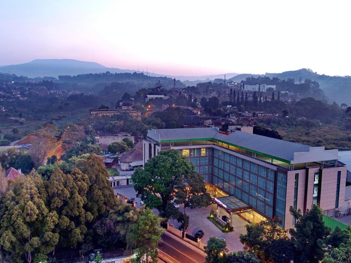 Novena Hotel Bandung Лембанг Екстериор снимка